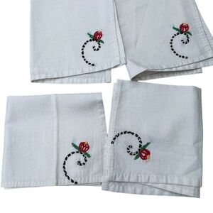 Vintage lot of 4 cotton napkins embroidered flowers